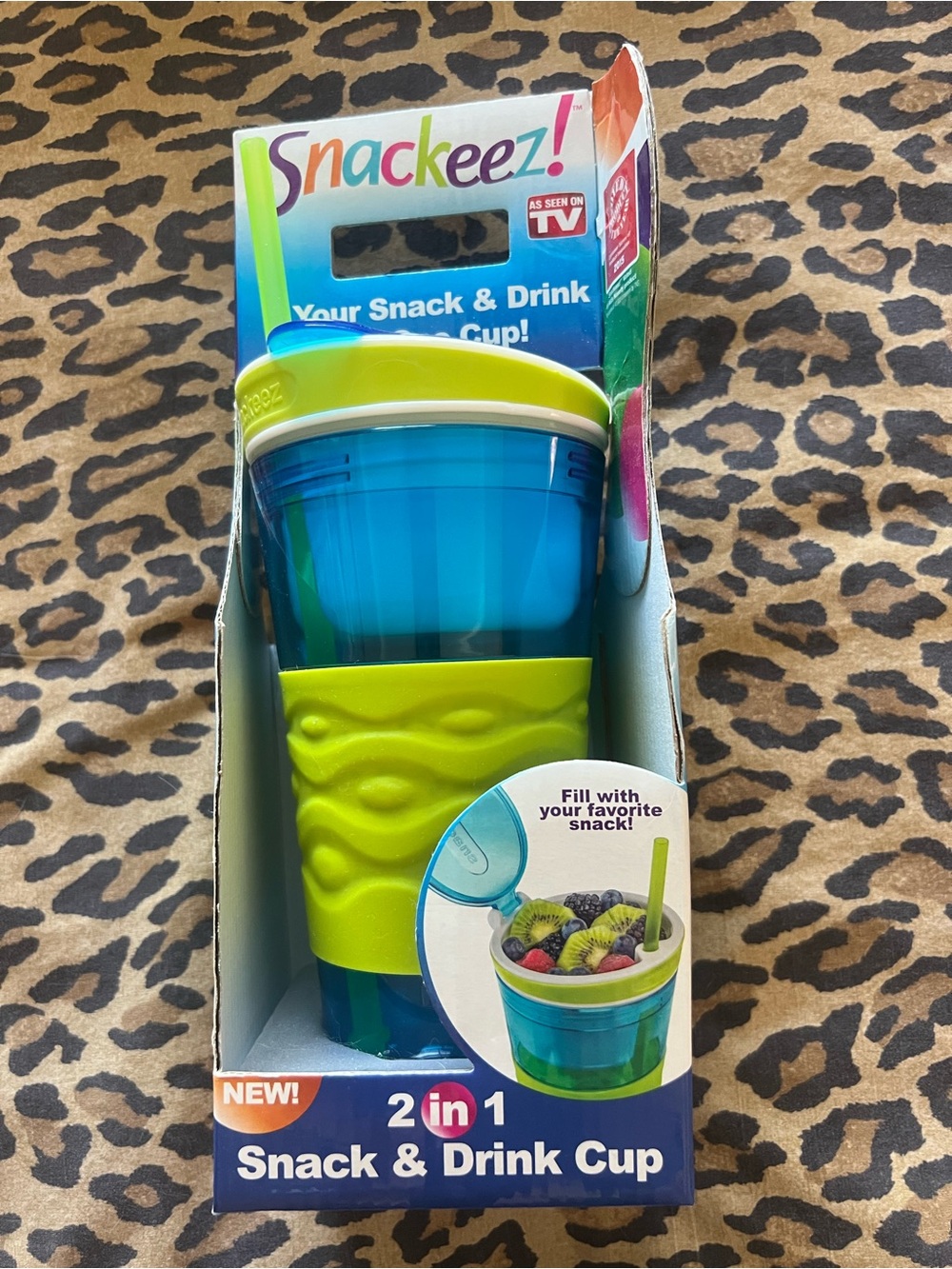 Snackeez 2 in 1 cup